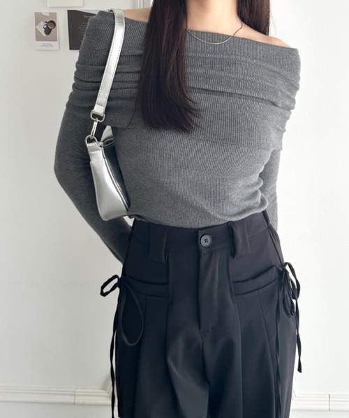 wears(ウェアーズ)の「オフショルニットトップス(ニット/セーター・レディース・アイボリー/ブラック/チャコールグレー/ホワイト/ライトグレー/ベージュ・FREE)」の4枚目の写真