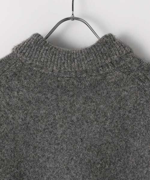 LEPSIM（レプシィム）の「5ゲージ襟レイヤープルオーバー　595637（ニット/セーター・レディース・ライトベージュ/イエロー系その他/チャコールグレー・FREE）」の8枚目の写真