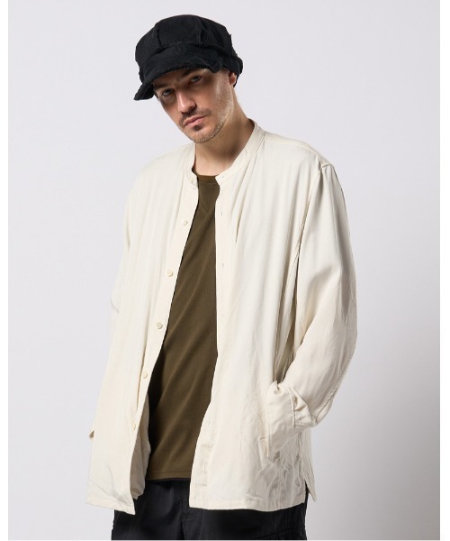 wjk(ダヴルジェイケイ)の「band collar shirt coat(シャツ/ブラウス・メンズ・ブラック/グレイッシュベージュ/オフホワイト・SMALL/MEDIUM/LARGE/X-LARGE)」の1枚目の写真