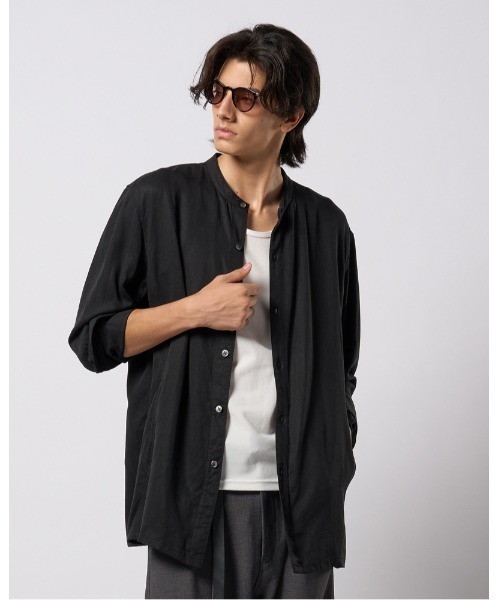 wjk(ダヴルジェイケイ)の「band collar shirt coat(シャツ/ブラウス・メンズ・ブラック/グレイッシュベージュ/オフホワイト・SMALL/MEDIUM/LARGE/X-LARGE)」の2枚目の写真