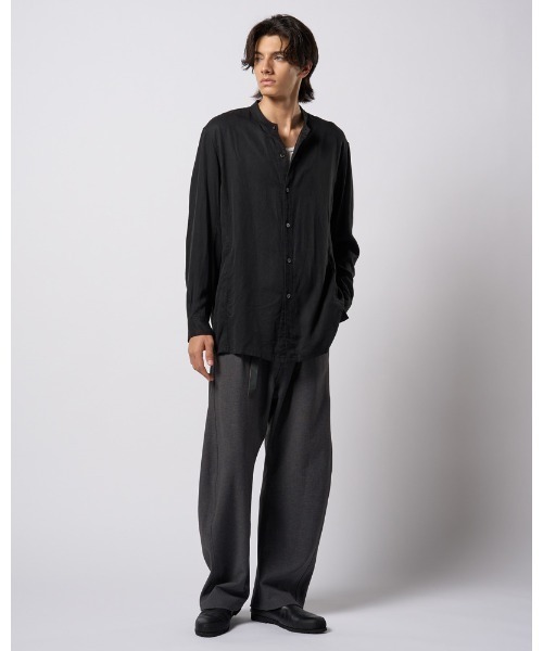 wjk(ダヴルジェイケイ)の「band collar shirt coat(シャツ/ブラウス・メンズ・ブラック/グレイッシュベージュ/オフホワイト・SMALL/MEDIUM/LARGE/X-LARGE)」の14枚目の写真