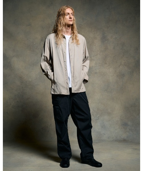 wjk(ダヴルジェイケイ)の「band collar shirt coat(シャツ/ブラウス・メンズ・ブラック/グレイッシュベージュ/オフホワイト・SMALL/MEDIUM/LARGE/X-LARGE)」の21枚目の写真