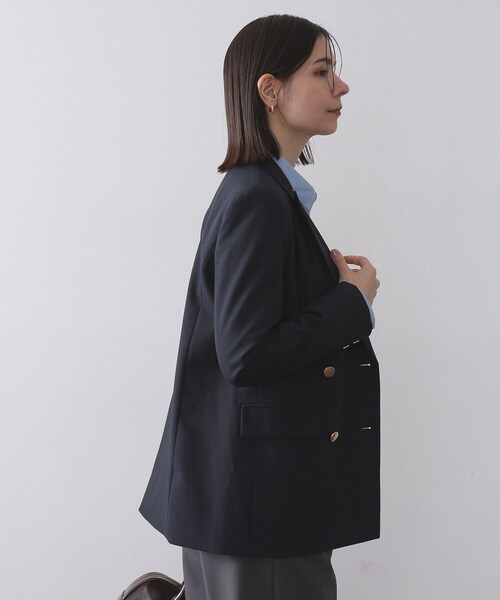 OPAQUE.CLIP（オペークドットクリップ）の「金ボタンダブルブレストテーラードジャケット【洗える】（テーラードジャケット・レディース・ネイビー・36/38/40/42）」の2枚目の写真
