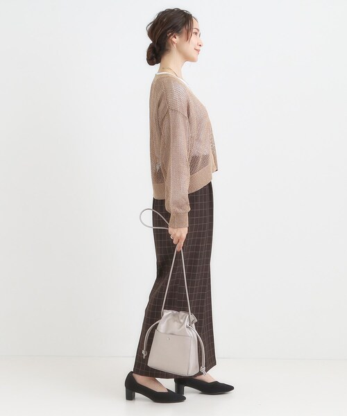 SHOO・LA・RUE(シューラルー)の「スクエア巾着ショルダーバッグ(ショルダーバッグ・レディース・ベージュ系その他7/ブロンズ/レッド系1/ブラック/グレー・00)」の7枚目の写真