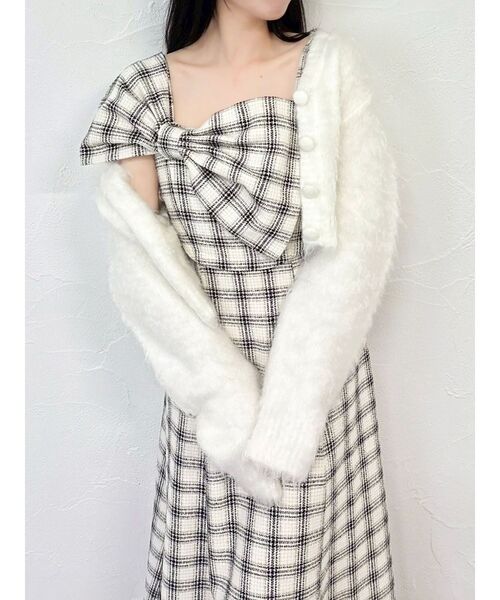 dazzlin（ダズリン）の「ルミナスカラーショートカーディガン（カーディガン/ボレロ・レディース・ピンク/イエロー/チャコールグレー/ブルー/オフホワイト・FREE）」の16枚目の写真