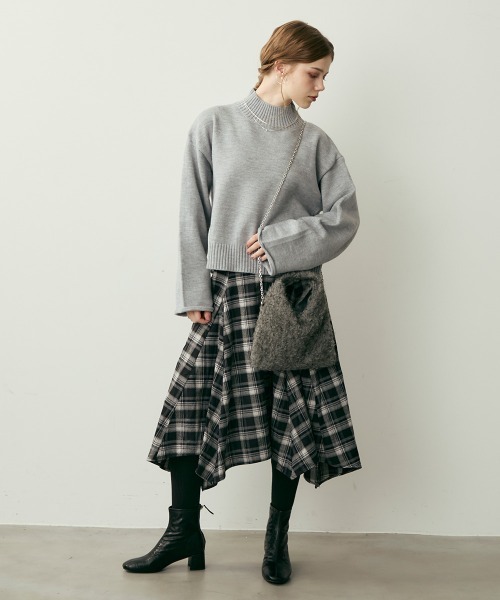 Clum（クルム）の「クラシックチェックアシンメトリーミモレ丈スカート（スカート・レディース・ブラウン系/ブラック系・MEDIUM/SMALL）」の12枚目の写真