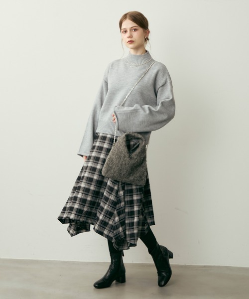 Clum（クルム）の「クラシックチェックアシンメトリーミモレ丈スカート（スカート・レディース・ブラウン系/ブラック系・MEDIUM/SMALL）」の13枚目の写真