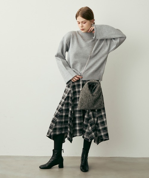 Clum（クルム）の「クラシックチェックアシンメトリーミモレ丈スカート（スカート・レディース・ブラウン系/ブラック系・MEDIUM/SMALL）」の14枚目の写真