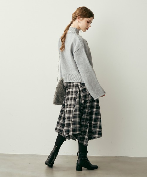 Clum（クルム）の「クラシックチェックアシンメトリーミモレ丈スカート（スカート・レディース・ブラウン系/ブラック系・MEDIUM/SMALL）」の17枚目の写真