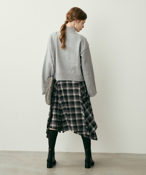 Clum（クルム）の「クラシックチェックアシンメトリーミモレ丈スカート（スカート・レディース・ブラウン系/ブラック系・MEDIUM/SMALL）」の18枚目の写真