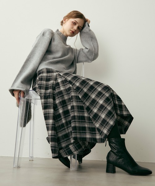 Clum（クルム）の「クラシックチェックアシンメトリーミモレ丈スカート（スカート・レディース・ブラウン系/ブラック系・MEDIUM/SMALL）」の19枚目の写真
