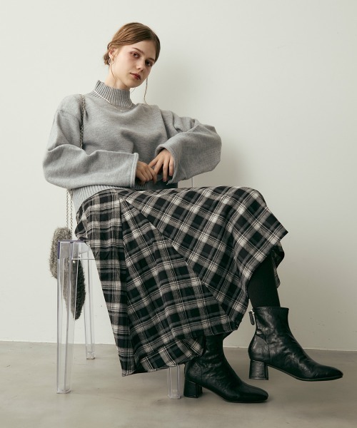 Clum（クルム）の「クラシックチェックアシンメトリーミモレ丈スカート（スカート・レディース・ブラウン系/ブラック系・MEDIUM/SMALL）」の21枚目の写真
