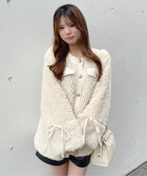 ボア ノーカラージャケット ホワイト　新品未使用タグ付き ノーカラーボアジャケット（ノーカラージャケット）｜one way