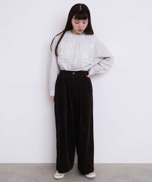 l'atelier du savon（アトリエドサボン）の「_いちごコード刺繍　しかく衿チュニックブラウス（シャツ/ブラウス・レディース・ピンク/ホワイト/ブラック/グレー・FREE）」の6枚目の写真