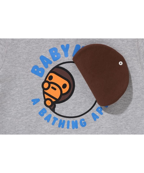 A BATHING APE（アベイシングエイプ）の「BABY MILO CIRCLE CREWNECK SWEATSHIRT（スウェット・キッズ・グレー/ピンク・90/140/110/120/100/130）」の7枚目の写真