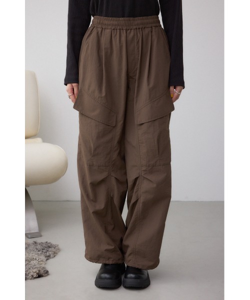 AZUL by moussy(アズールバイマウジー)の「裾ドロストナイロンカーゴポケットパンツ(カーゴパンツ・レディース・ブラック/ブラウン・SMALL/MEDIUM)」の19枚目の写真