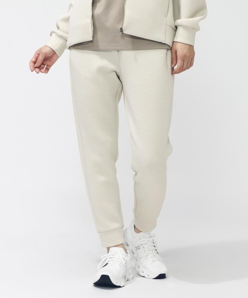 TIGORA（ティゴラ）の「ティゴラ TIGORA テックスウェットジョガーパンツ（その他パンツ・レディース・オフホワイト/ブラック/ベージュ・S/M/L/XL）」の2枚目の写真