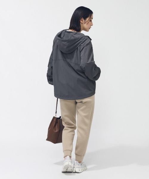 TIGORA（ティゴラ）の「ティゴラ TIGORA テックスウェットジョガーパンツ（その他パンツ・レディース・オフホワイト/ブラック/ベージュ・S/M/L/XL）」の9枚目の写真