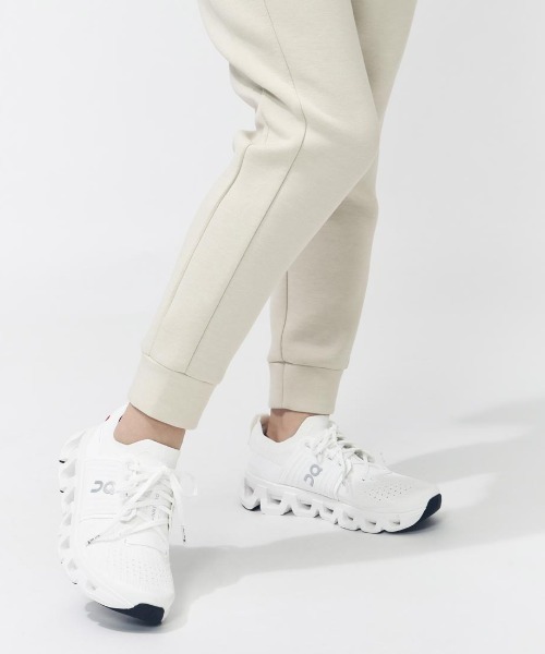 TIGORA（ティゴラ）の「ティゴラ TIGORA テックスウェットジョガーパンツ（その他パンツ・レディース・オフホワイト/ブラック/ベージュ・S/M/L/XL）」の17枚目の写真