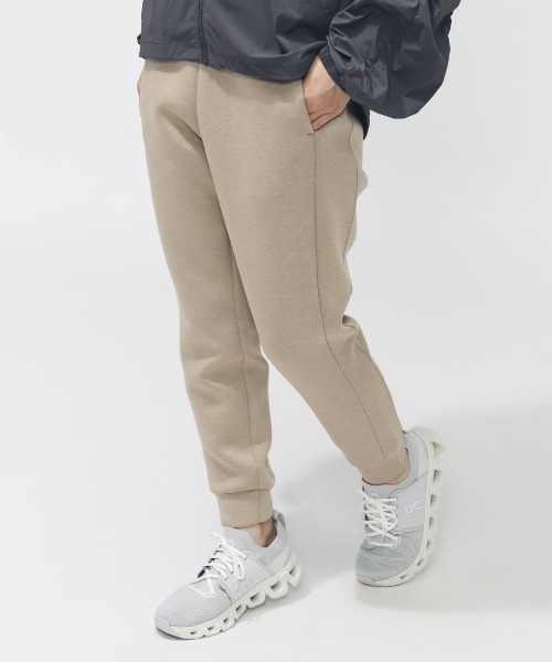 TIGORA（ティゴラ）の「ティゴラ TIGORA テックスウェットジョガーパンツ（その他パンツ・レディース・オフホワイト/ブラック/ベージュ・S/M/L/XL）」の4枚目の写真