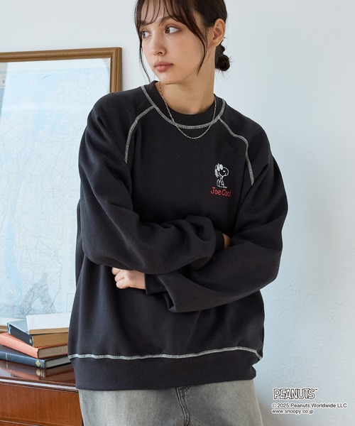 PEANUTS（ピーナッツ）の「【PEANUTS SNOOPY】別注 ピーナッツ スヌーピー ヴィンテージライク 刺繍プリント オーバーサイズスウェット（スウェット・レディース・グレー系1/オートミール/ブラック系/ネイビー/スミクロ/グレー系/ワイン・M/L）」の20枚目の写真