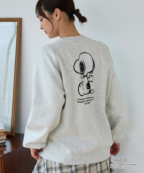 PEANUTS(ピーナッツ)の「【PEANUTS SNOOPY】別注 ピーナッツ スヌーピー ヴィンテージライク 刺繍プリント オーバーサイズスウェット(スウェット・レディース・グレー系1/オートミール/ブラック系/ネイビー/スミクロ/グレー系/ワイン・M/L)」の13枚目の写真