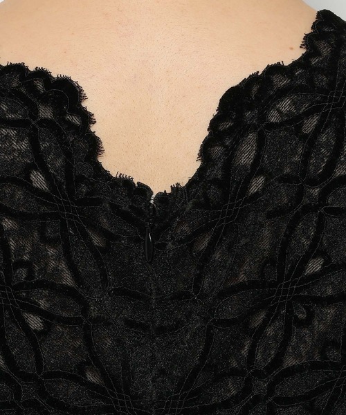 mysty woman（ミスティウーマン）の「起毛レースペプラムワンピース 588889（ワンピース・レディース・アイボリー/ブラック・FREE）」の6枚目の写真