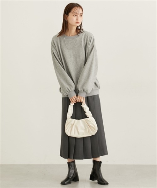 nissen(ニッセン)の「裏起毛ボリューム袖トレーナー(Tシャツ/カットソー・レディース・ライトブルー/ベージュ/チャコールグレー/パープル/ライトベージュ・3L/LL/L/M)」の17枚目の写真