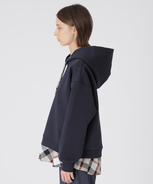 BLUE LABEL CRESTBRIDGE（ブルーレーベルクレストブリッジ）の「【一部店舗限定】レイヤードパーカー（パーカー・レディース・ブラック/オフホワイト/ネイビー・38）」の15枚目の写真