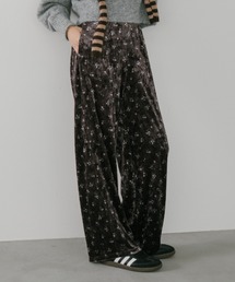 duei（デュイ）の「フラワープリントベロアイージーパンツ（その他パンツ）」