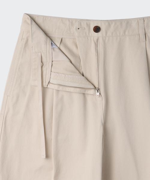 MUSINSA STANDARD WOMAN（ムシンサスタンダードウーマン）の「ウィメンズディープタックエクストラワイドチノパンツ[クリーム]（その他パンツ・レディース・その他・28/30/24/26）」の10枚目の写真