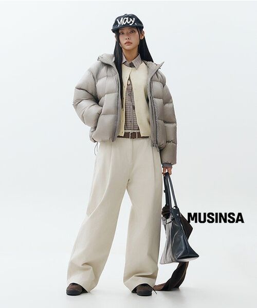 MUSINSA STANDARD WOMAN（ムシンサスタンダードウーマン）の「ウィメンズディープタックエクストラワイドチノパンツ[クリーム]（その他パンツ・レディース・その他・28/30/24/26）」の4枚目の写真