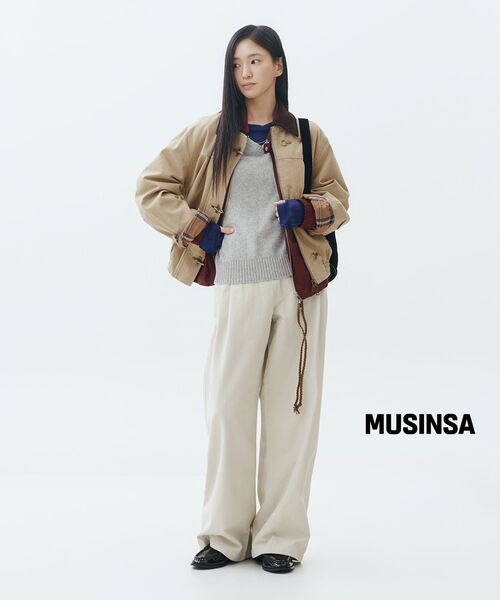 MUSINSA STANDARD WOMAN（ムシンサスタンダードウーマン）の「ウィメンズディープタックエクストラワイドチノパンツ[クリーム]（その他パンツ・レディース・その他・28/30/24/26）」の3枚目の写真