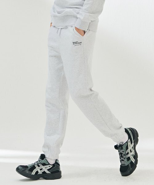 CHASECULT（チェイスカルト）の「共用エッセンシャルジョガーウォームアップパンツ-DAZU7201B0E（スウェットパンツ・メンズ・ライトグレー・67/70/76/82）」の5枚目の写真
