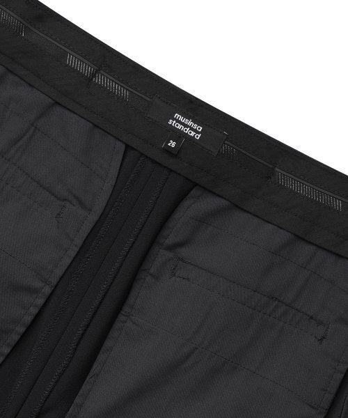 MUSINSA STANDARD WOMAN（ムシンサスタンダードウーマン）の「女性用軽量ストレート隠しバンディングスラックス[ブラック]（スラックス・レディース・その他・24/29/31/25/26/27/28/34/32/30）」の10枚目の写真