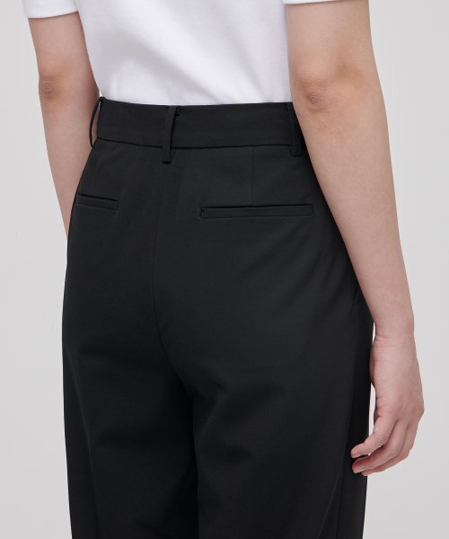 MUSINSA STANDARD WOMAN（ムシンサスタンダードウーマン）の「女性用軽量ストレート隠しバンディングスラックス[ブラック]（スラックス・レディース・その他・24/29/31/25/26/27/28/34/32/30）」の9枚目の写真