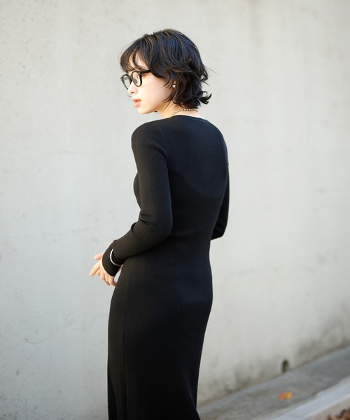 LAULEN(ローレン)の「henry neck layered long knit dress /ヘンリーネックレイヤードデザインロングニットワンピース(ワンピース・レディース・チャコールグレー/ブラック/ベージュ・FREE)」の5枚目の写真