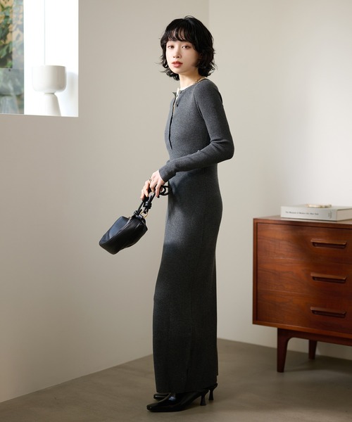 LAULEN(ローレン)の「henry neck layered long knit dress /ヘンリーネックレイヤードデザインロングニットワンピース(ワンピース・レディース・チャコールグレー/ブラック/ベージュ・FREE)」の11枚目の写真