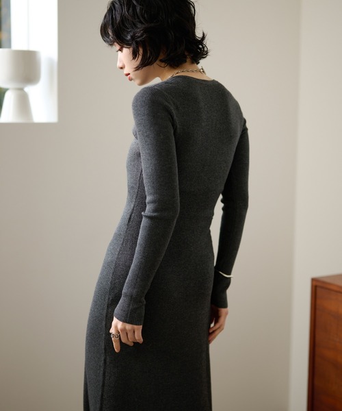 LAULEN(ローレン)の「henry neck layered long knit dress /ヘンリーネックレイヤードデザインロングニットワンピース(ワンピース・レディース・チャコールグレー/ブラック/ベージュ・FREE)」の18枚目の写真