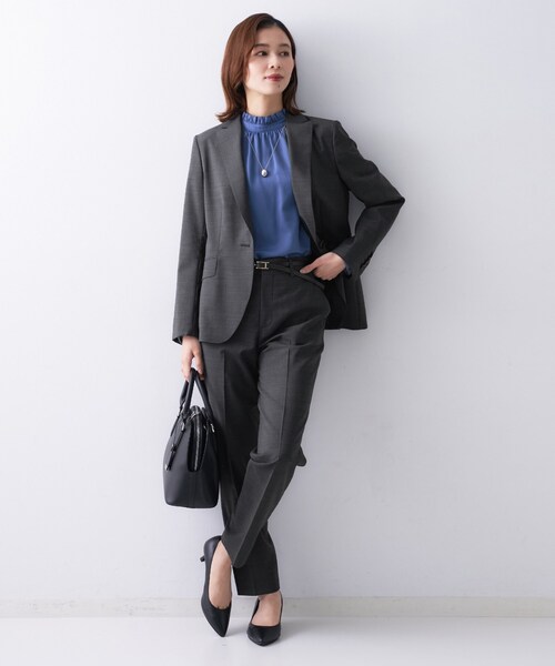 UNTITLED（アンタイトル）の「【仕事着/スーツ】プレミアムテーラードジャケット（テーラードジャケット・レディース・チャコールグレー/サンドベージュ/ネイビー系2・00/01/02/03/04/42/44/46/48/50）」の7枚目の写真