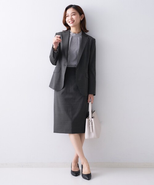 UNTITLED（アンタイトル）の「【仕事着/スーツ】プレミアムテーラードジャケット（テーラードジャケット・レディース・チャコールグレー/サンドベージュ/ネイビー系2・00/01/02/03/04/42/44/46/48/50）」の8枚目の写真