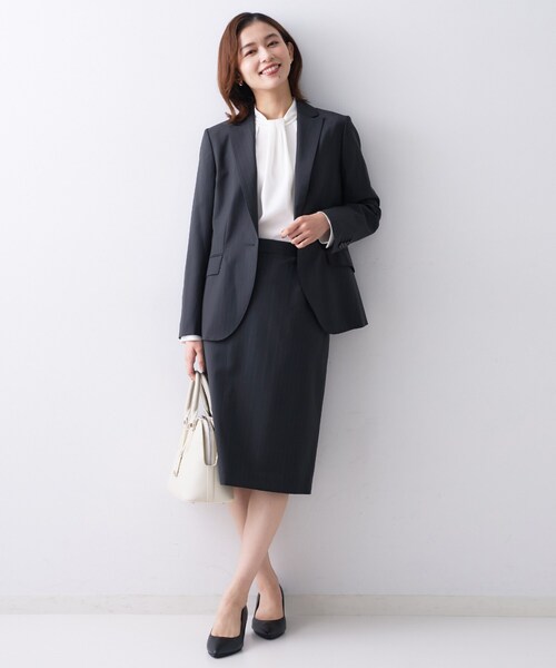 UNTITLED（アンタイトル）の「【仕事着/スーツ】プレミアムテーラードジャケット（テーラードジャケット・レディース・チャコールグレー/サンドベージュ/ネイビー系2・00/01/02/03/04/42/44/46/48/50）」の19枚目の写真