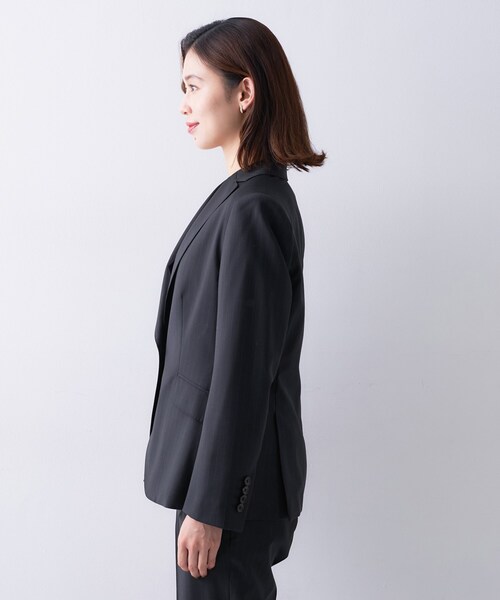 UNTITLED（アンタイトル）の「【仕事着/スーツ】プレミアムテーラードジャケット（テーラードジャケット・レディース・チャコールグレー/サンドベージュ/ネイビー系2・00/01/02/03/04/42/44/46/48/50）」の12枚目の写真