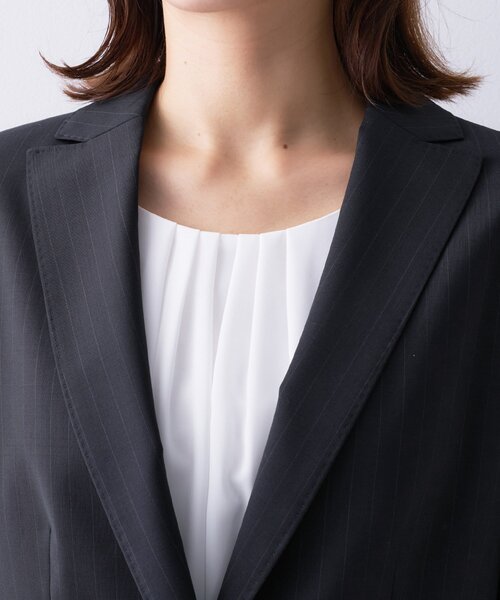 UNTITLED（アンタイトル）の「【仕事着/スーツ】プレミアムテーラードジャケット（テーラードジャケット・レディース・チャコールグレー/サンドベージュ/ネイビー系2・00/01/02/03/04/42/44/46/48/50）」の14枚目の写真