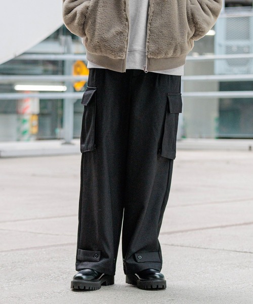 LAKOLE(ラコレ)の「ウーリッシュカーゴパンツ/606992(カーゴパンツ・メンズ・ブラック/ブラウン/チャコール・SMALL/MEDIUM/LARGE)」の1枚目の写真