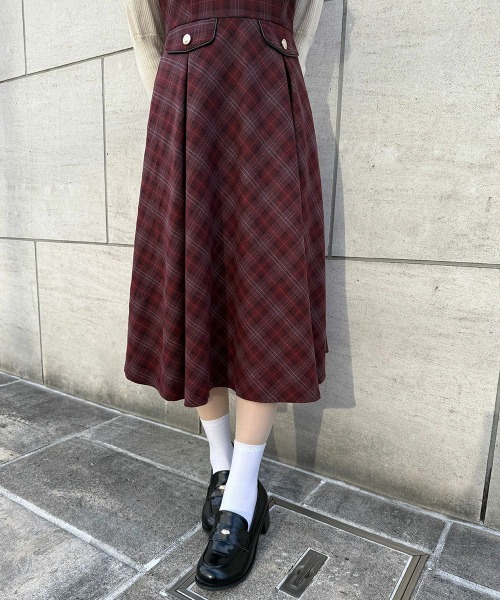 F i.n.t（フィント）の「ディープＶネックチェックジャンパースカート/fint フィント（ジャンパースカート・レディース・ネイビー/ブラウン/レッド・FREE）」の6枚目の写真