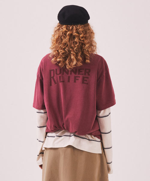 MENASOO(ミナス)の「275g Heavy Cotton Runner Graffiti Pigment T Shirt_Burgundy(Tシャツ/カットソー・レディース・バーガンディー・SMALL/MEDIUM)」の3枚目の写真