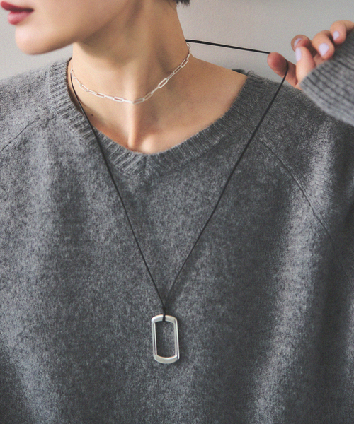 JOURNAL STANDARD relume（ジャーナルスタンダード　レリューム）の「《WEB・一部店舗限定》【relume×Fujiwara】革紐ペンダントネックレス（ネックレス・レディース・シルバー・FREE）」の2枚目の写真