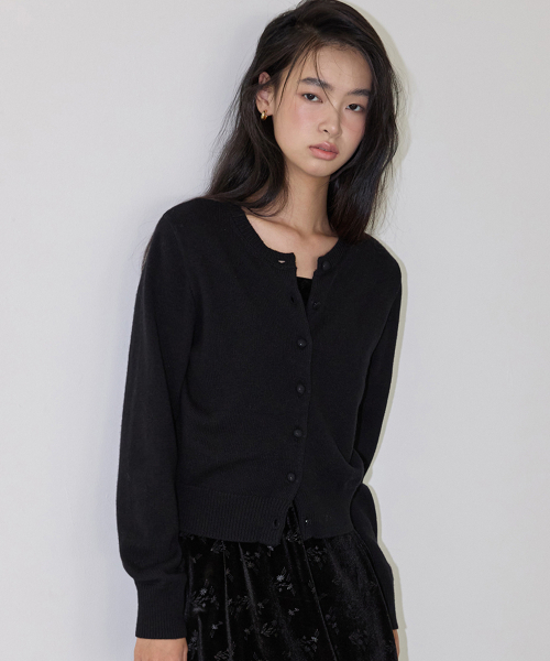 MICHIKO LONDON(ミチコ ロンドン)の「メリノウールニットカーディガンブラック(カーディガン/ボレロ・レディース・その他・SMALL/MEDIUM)」の1枚目の写真