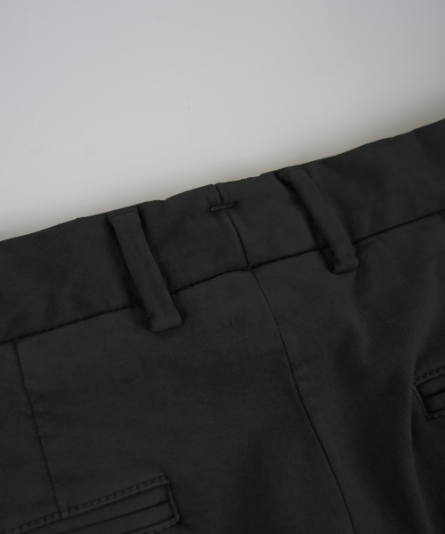 BIRBANTE(ビルバンテ)の「ソンドリオストレッチサテンパンツ - チャコール(その他パンツ・メンズ・チャコール・SMALL/MEDIUM/LARGE/X-LARGE)」の4枚目の写真